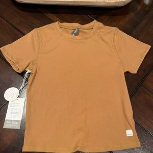 Vuori, Mudra Fitted Tee, color: Dark Golden Heather